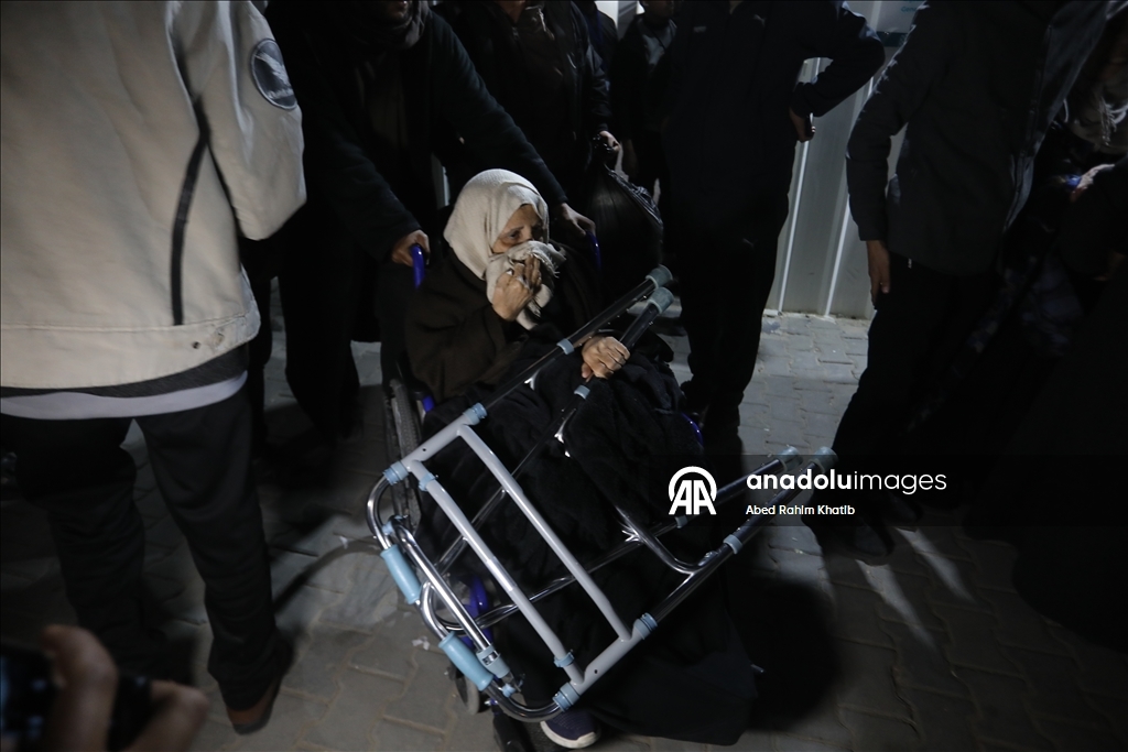 Вернувшиеся через КПП «Рафах» палестинцы воссоединились с семьями в Газе