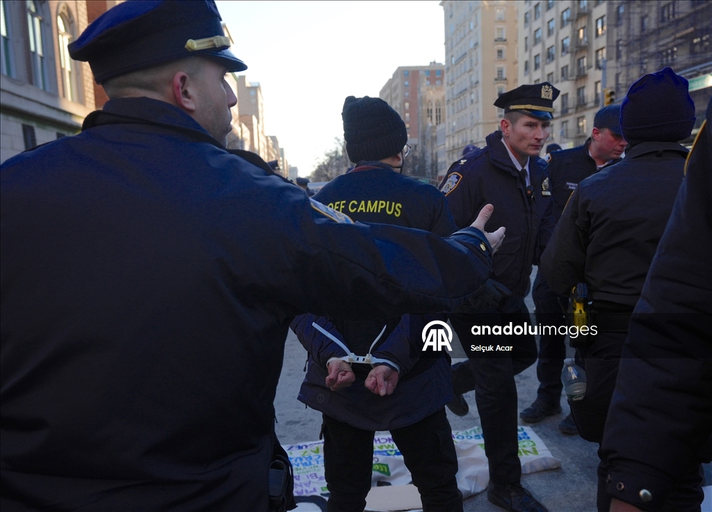 ICE расширяет сеть иммиграционных центров в США, вызывая протесты по стране