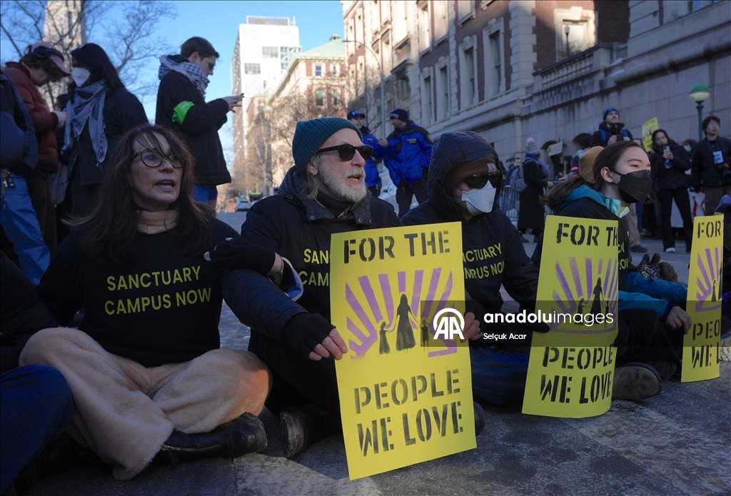 ICE расширяет сеть иммиграционных центров в США, вызывая протесты по стране