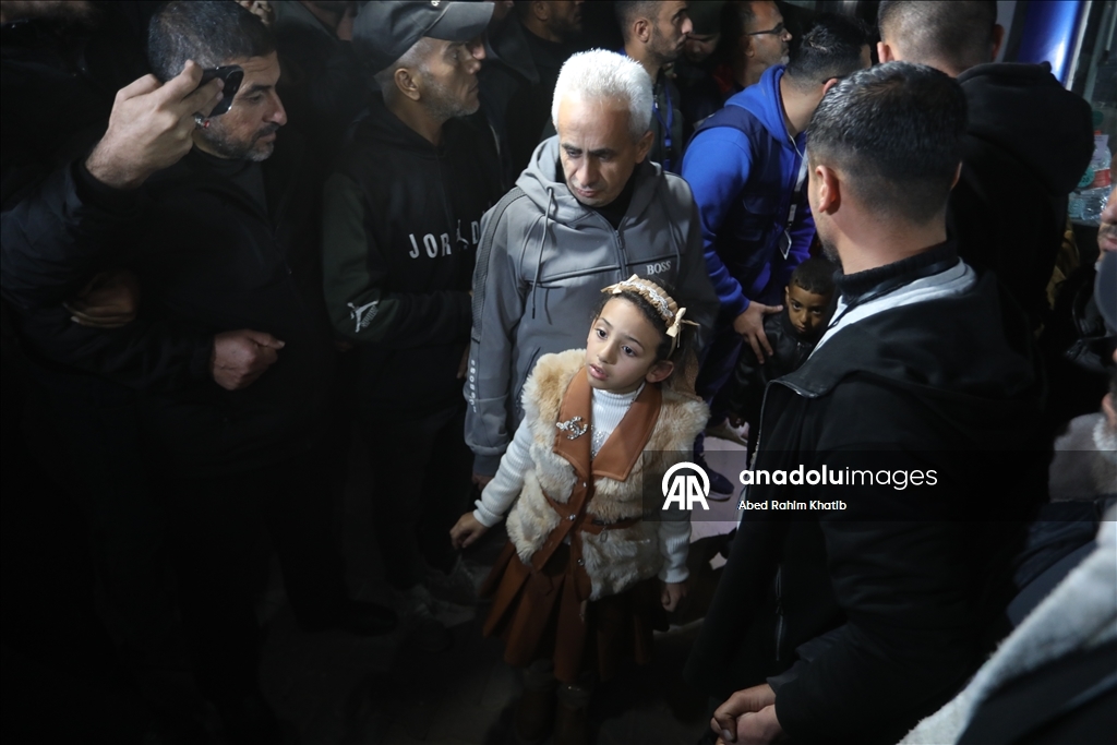 Вернувшиеся через КПП «Рафах» палестинцы воссоединились с семьями в Газе