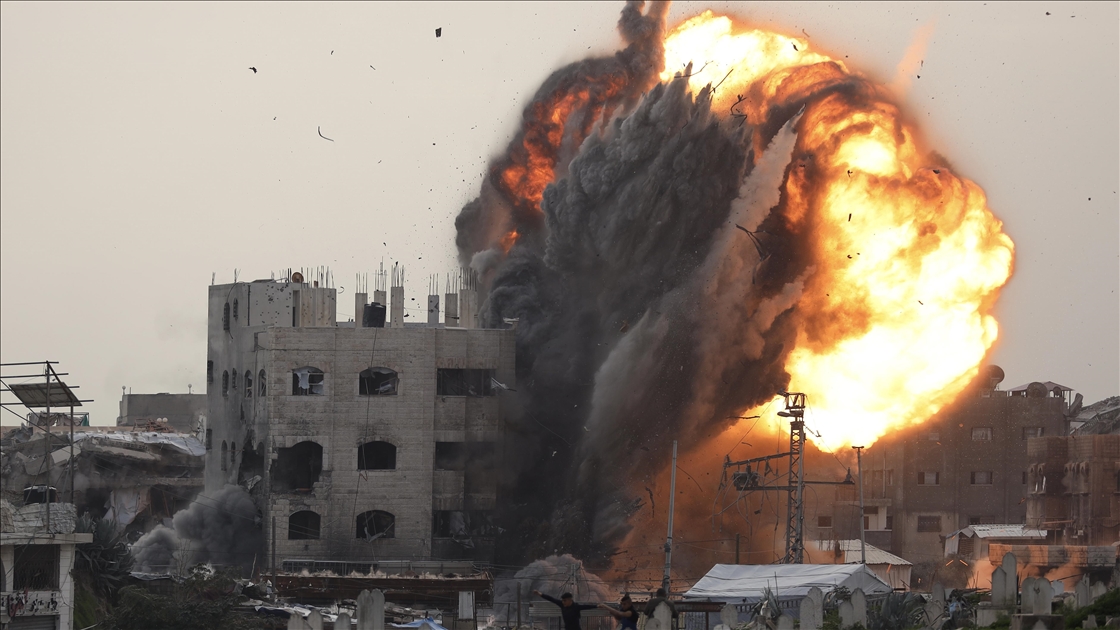 İsrail, ateşkese rağmen Gazze'ye saldırılarını sürdürüyor