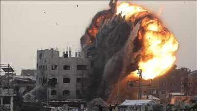 İsrail, ateşkese rağmen Gazze'ye saldırılarını sürdürüyor