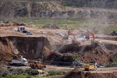 محافظة القدس: إسرائيل تشق شارعا استيطانيا شمال المدينة المحتلة