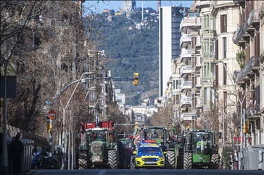 Farmers return to Barcelona with tractors to mark two years since agrarian protests