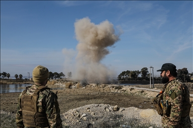 سوريا.. الأناضول ترصد نزع ألغام بالموقع السابق لضريح "سليمان شاه"