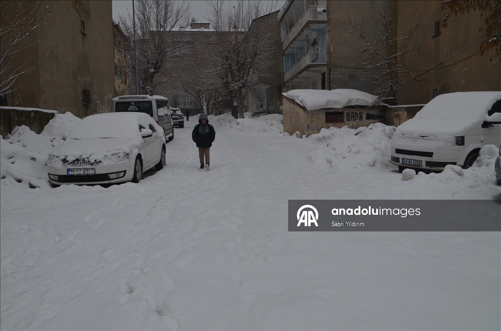 Muş'ta kar etkili oldu 