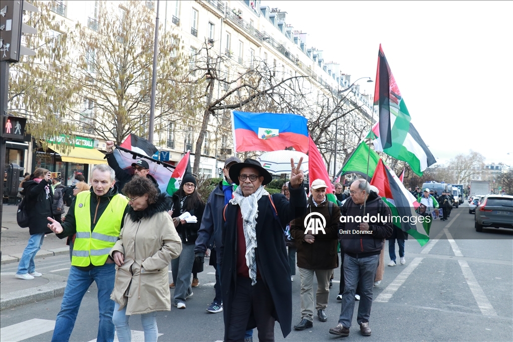 Protest against wars, racism and oppression in Paris