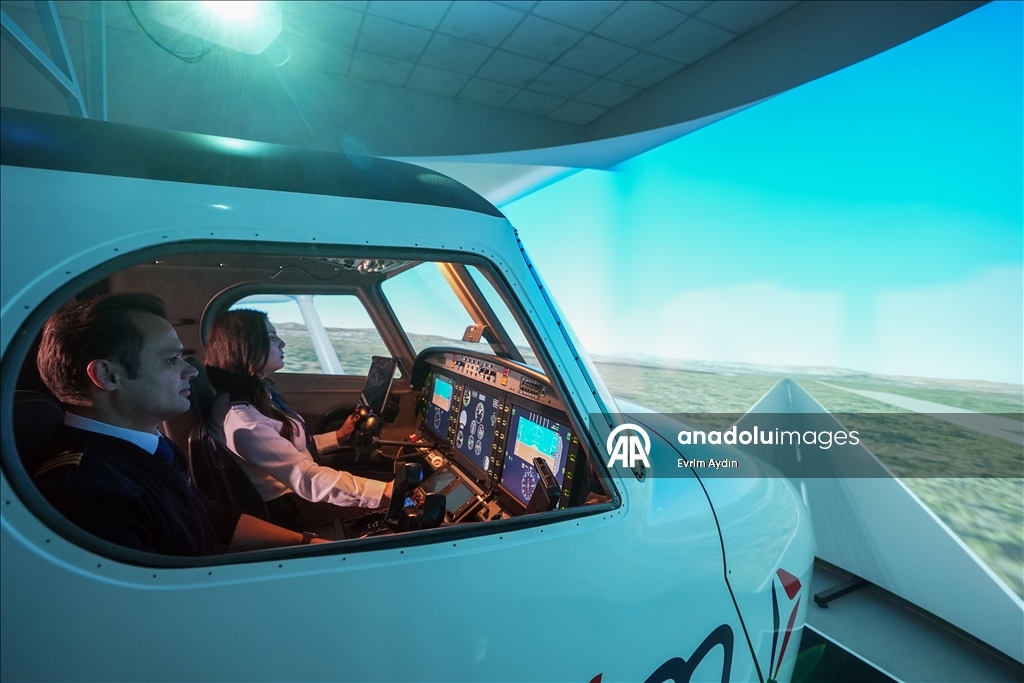من الشغف بالطيران إلى الاحتراف.. تركيات يقتحمن قمرة القيادة 