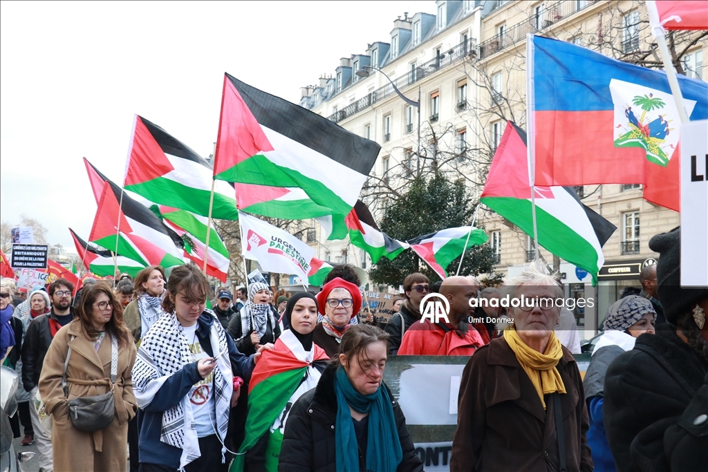 Protest against wars, racism and oppression in Paris