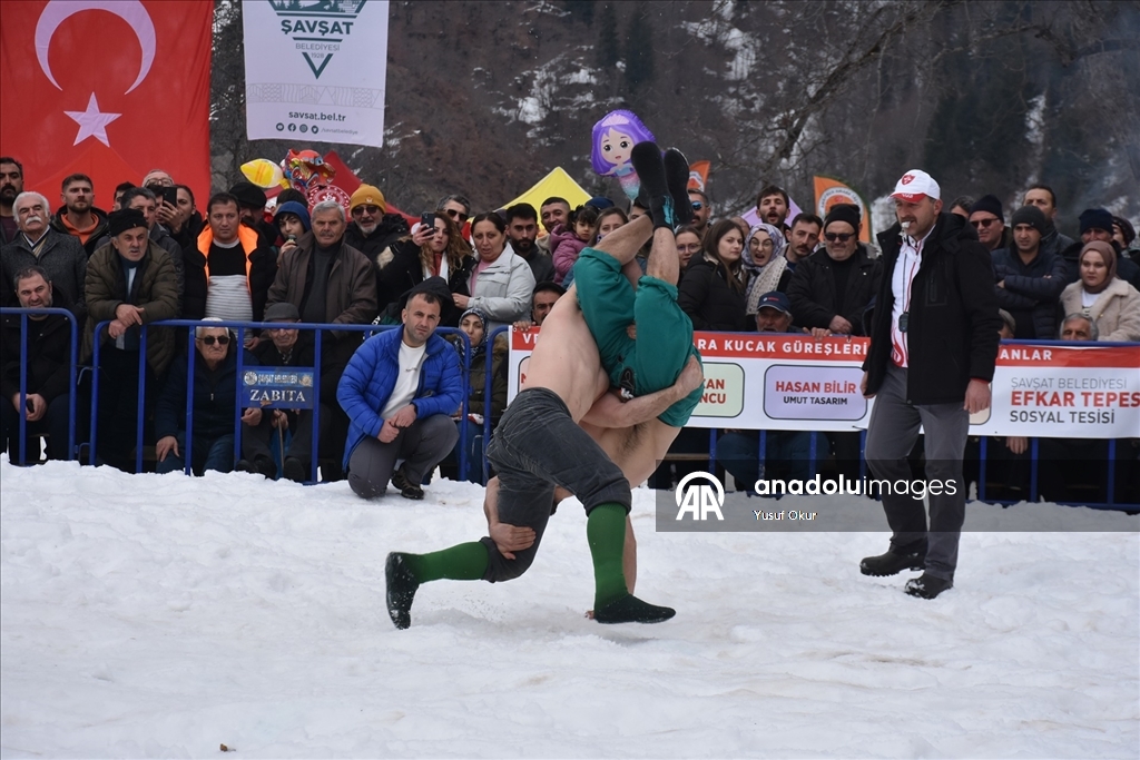 Artvin'de 29. Kar Üstü Karakucak Güreşleri yapıldı