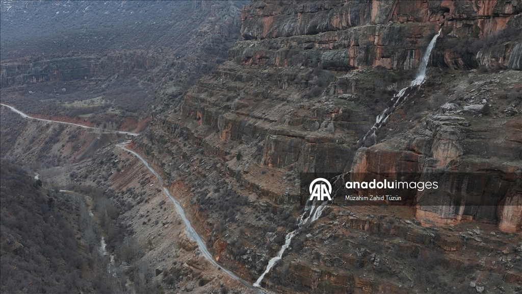 Eski darphaneden çağlayan Zebil Şelalesi yılın sadece 2 ayı akıyor