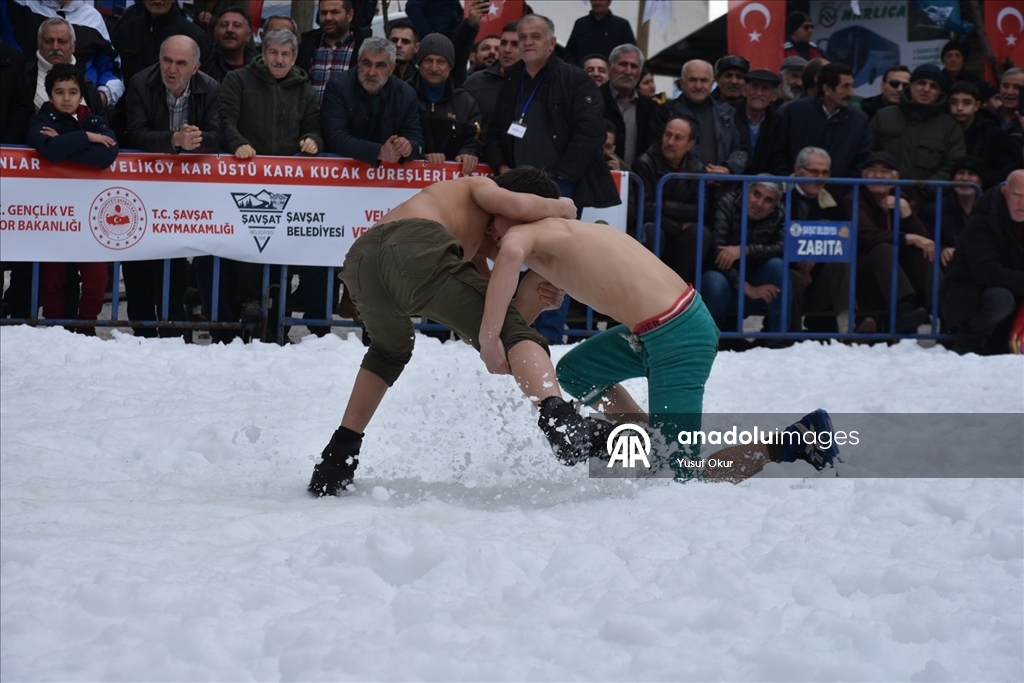 Artvin'de 29. Kar Üstü Karakucak Güreşleri yapıldı