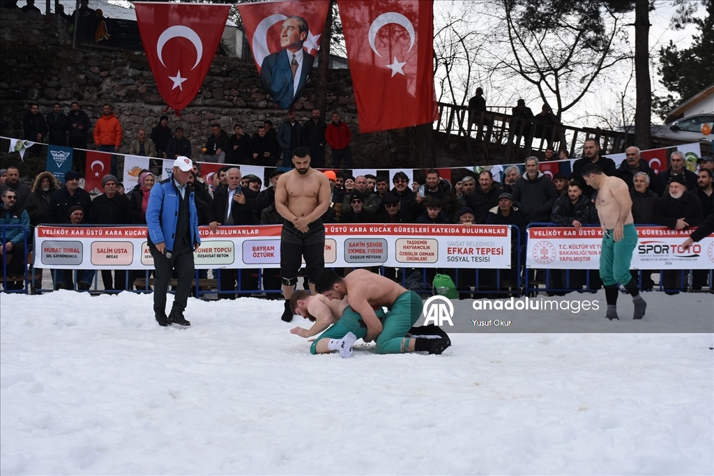 Artvin'de 29. Kar Üstü Karakucak Güreşleri yapıldı