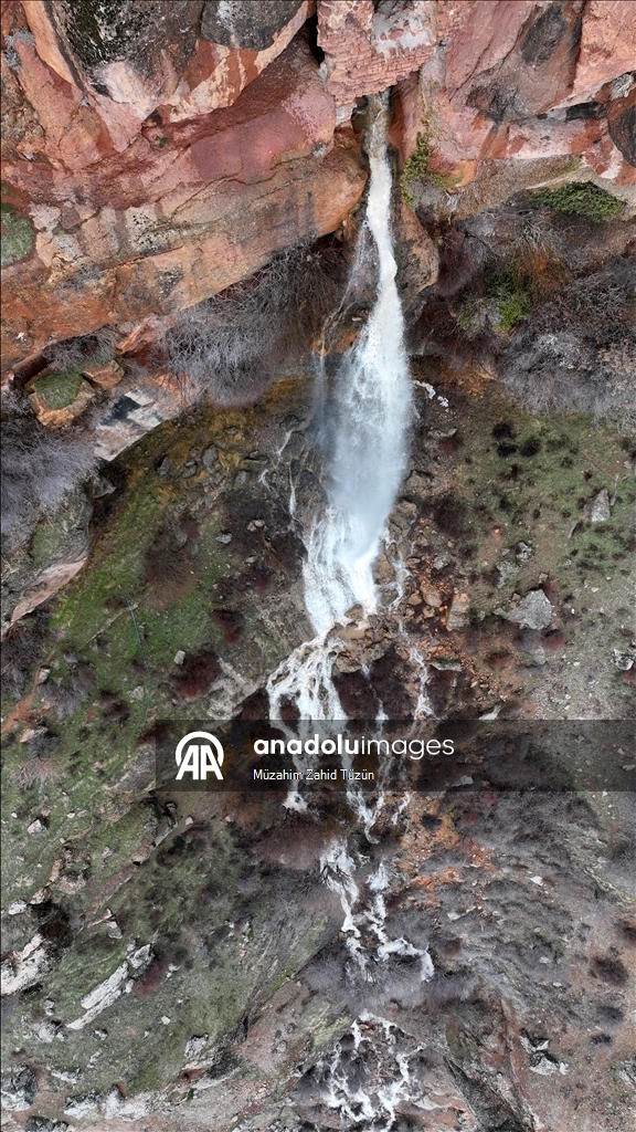 Eski darphaneden çağlayan Zebil Şelalesi yılın sadece 2 ayı akıyor