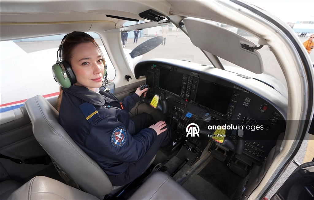 من الشغف بالطيران إلى الاحتراف.. تركيات يقتحمن قمرة القيادة 