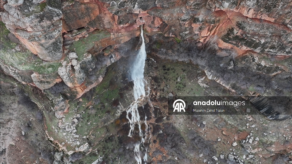 Eski darphaneden çağlayan Zebil Şelalesi yılın sadece 2 ayı akıyor