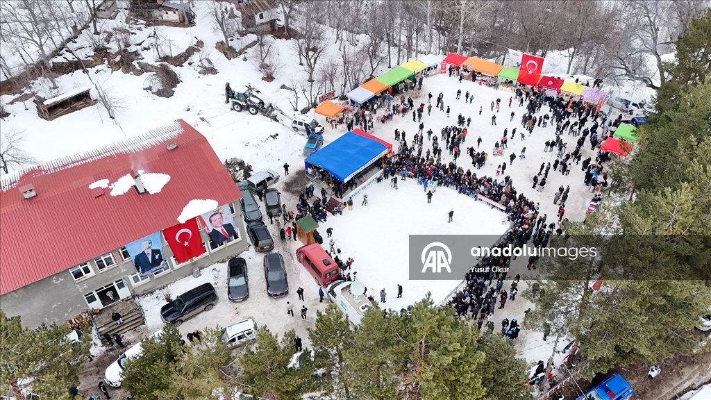 Artvin'de 29. Kar Üstü Karakucak Güreşleri yapıldı