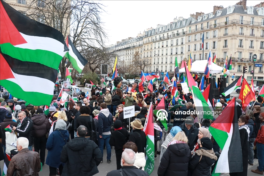Protest against wars, racism and oppression in Paris