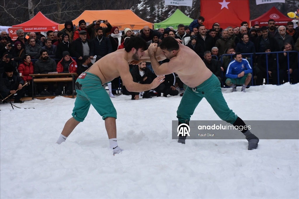 Artvin'de 29. Kar Üstü Karakucak Güreşleri yapıldı
