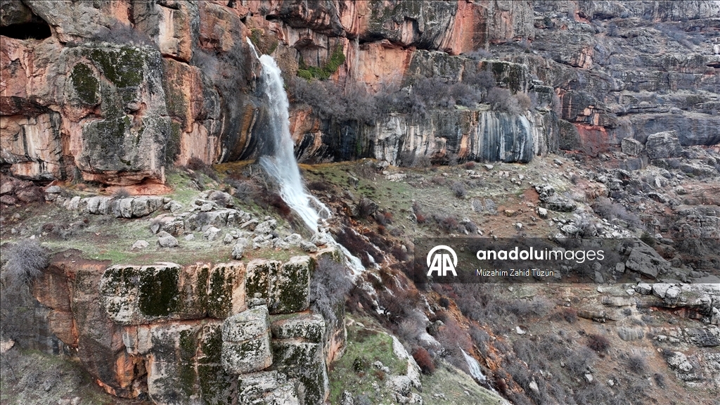 Eski darphaneden çağlayan Zebil Şelalesi yılın sadece 2 ayı akıyor