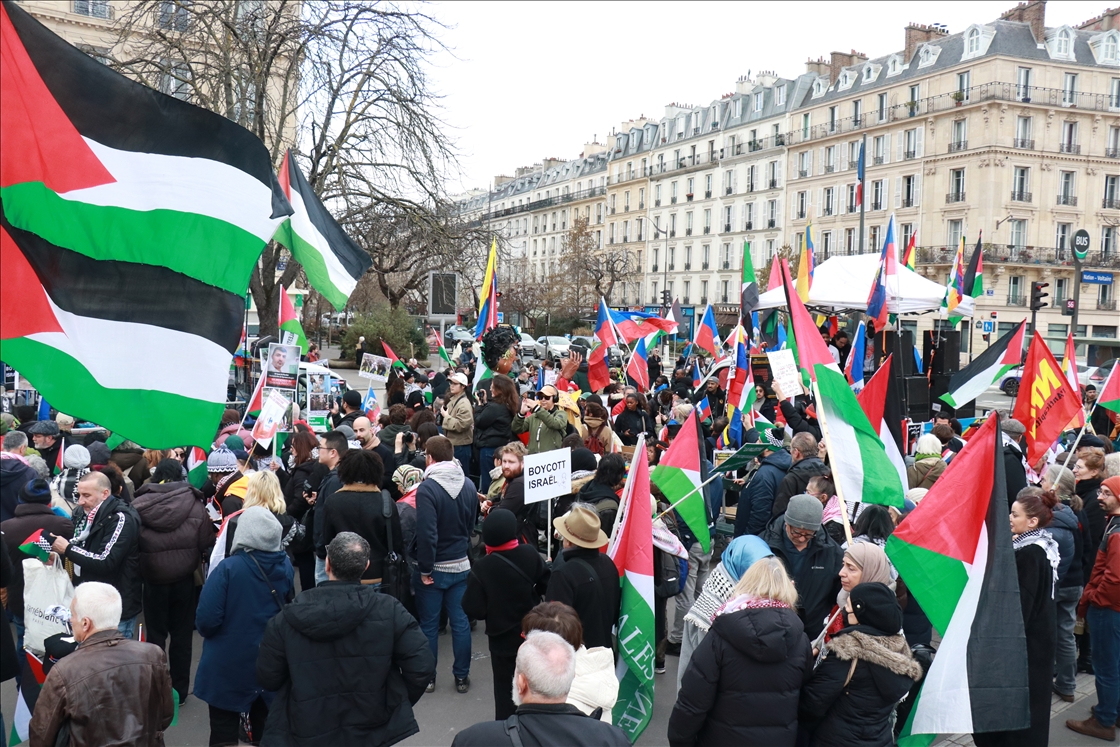 Protest against wars, racism and oppression in Paris