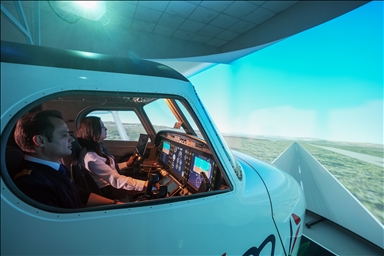 من الشغف بالطيران إلى الاحتراف.. تركيات يقتحمن قمرة القيادة