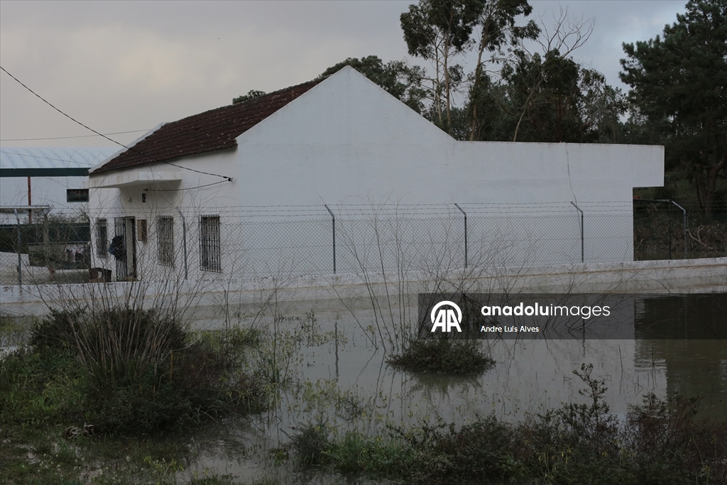 Portekiz'de sel nedeniyle cadde ve sokaklar su altında kaldı