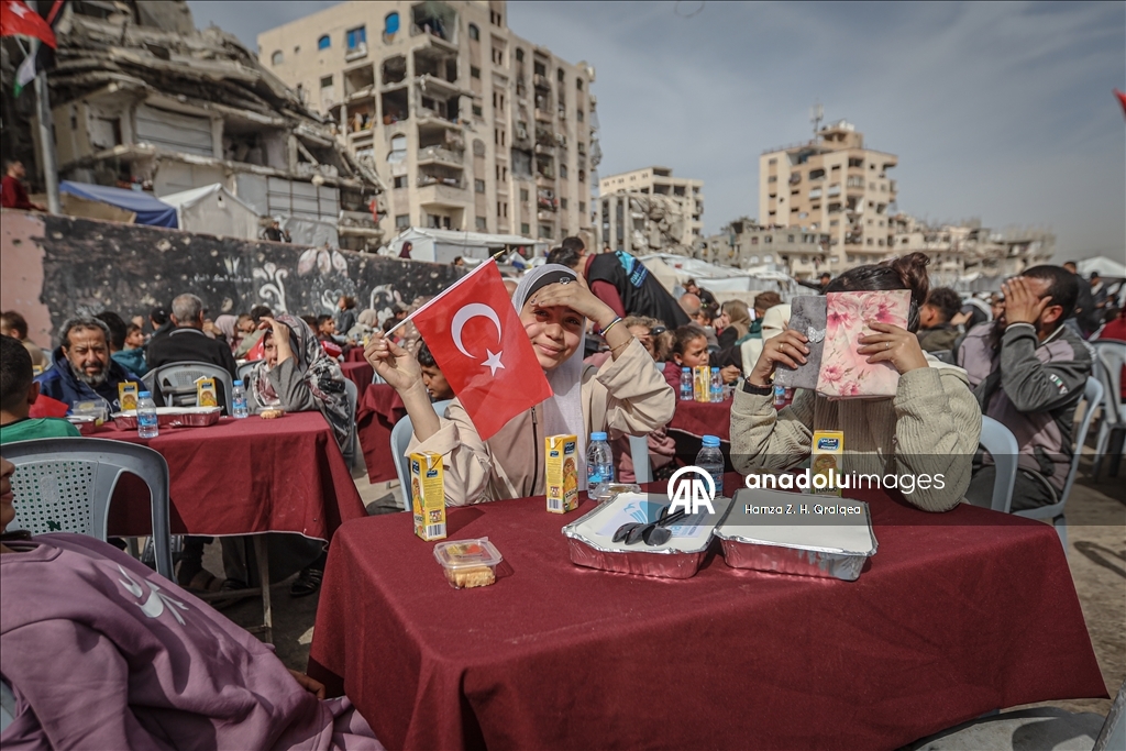 جمعية تركية تفتتح مطبخا خيريا في غزة لتوزيع 10 آلاف وجبة يوميا