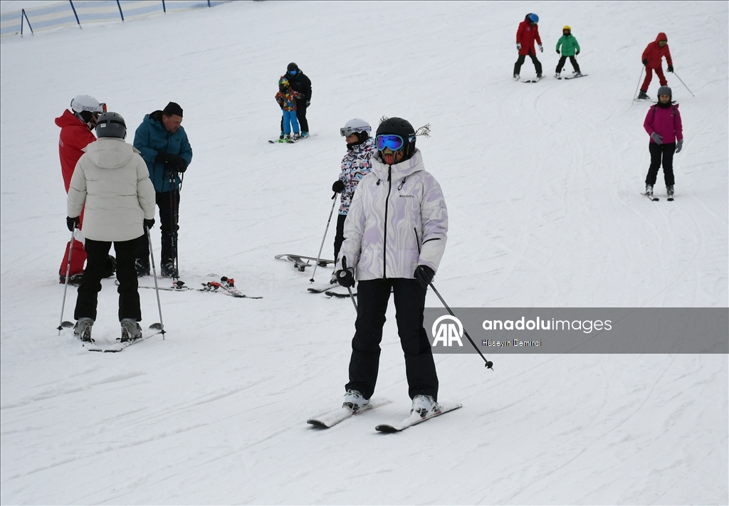 Sarıkamış Kayak Merkezi, kristal karıyla kayakseverleri ağırlıyor 4