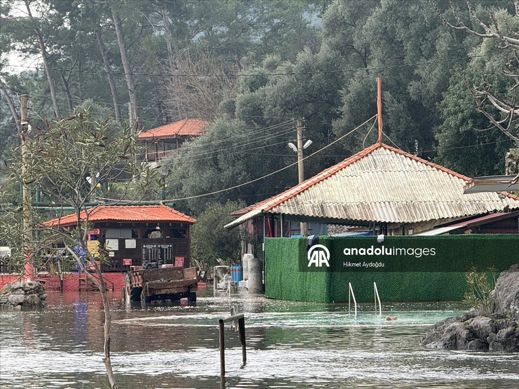 Köyceğiz'de 2 bin yıllık kaplıcalar sular altında kaldı