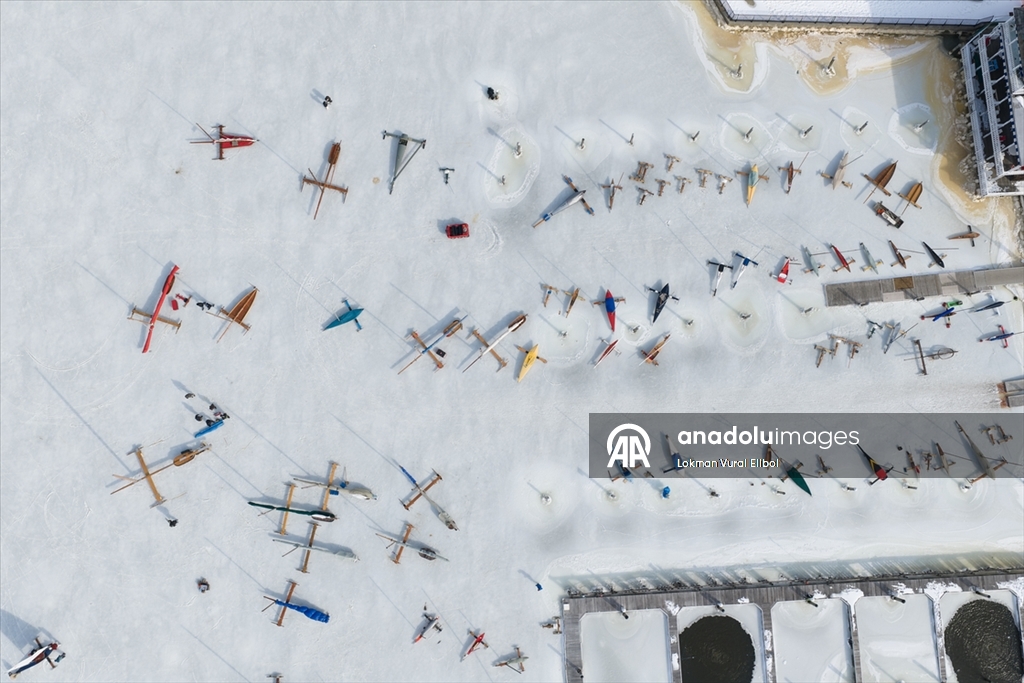 Red Bank’te Navesink Nehri kutup soğuğunun etkisiyle kısmen dondu