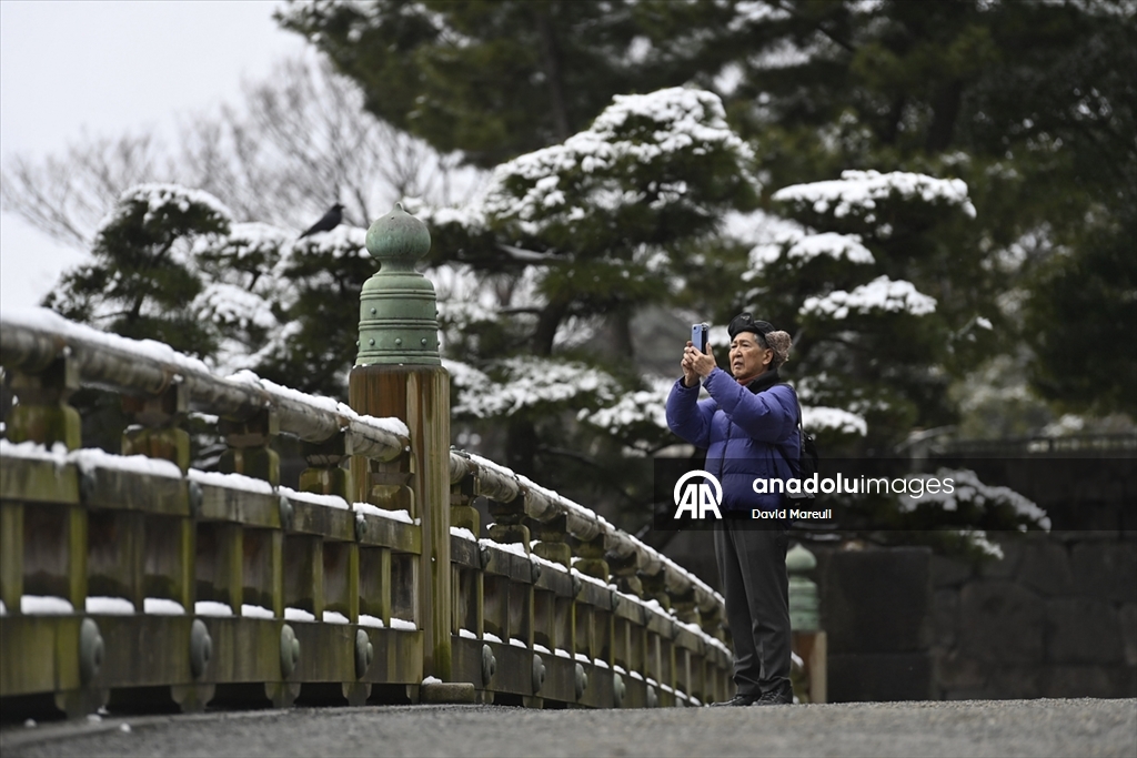 Japonya’nın başkenti Tokyo’da yılın ilk karı yağdı