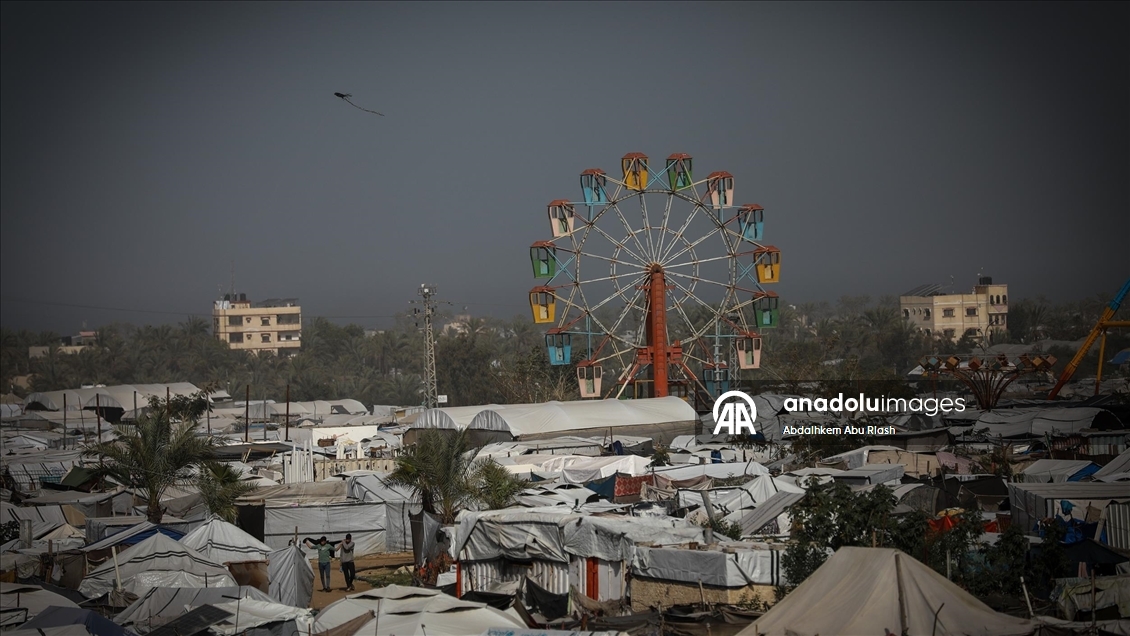 Han Yunus’taki Asda Eğlence Parkı çadır kente dönüştü