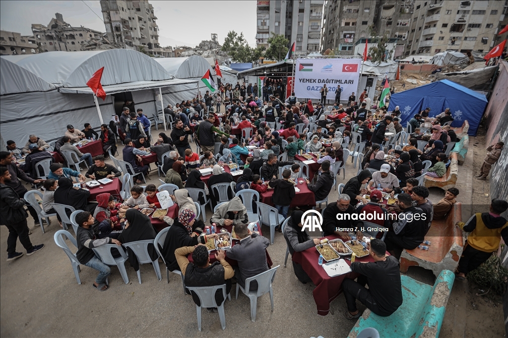 جمعية تركية تفتتح مطبخا خيريا في غزة لتوزيع 10 آلاف وجبة يوميا