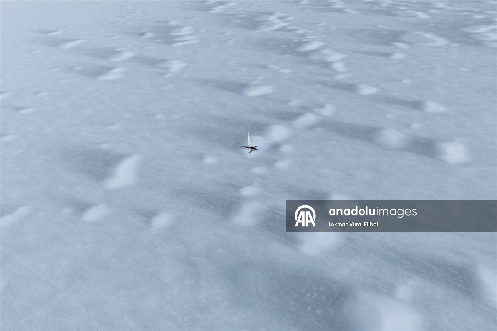 Red Bank’te Navesink Nehri kutup soğuğunun etkisiyle kısmen dondu