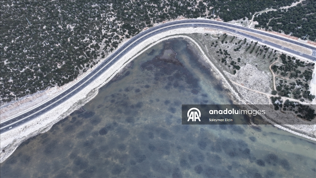 Yaz aylarında kuruyan Avlan Gölü, yağışların ardından yeniden su tuttu 3