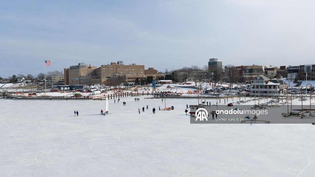 Red Bank’te Navesink Nehri kutup soğuğunun etkisiyle kısmen dondu