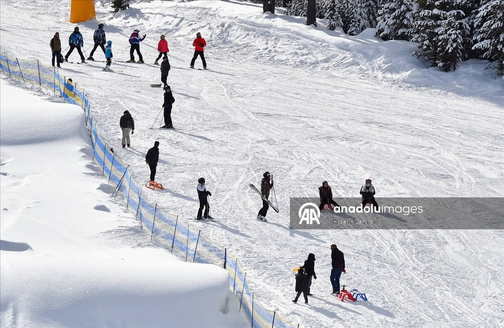 Sarıkamış Kayak Merkezi, kristal karıyla kayakseverleri ağırlıyor 6