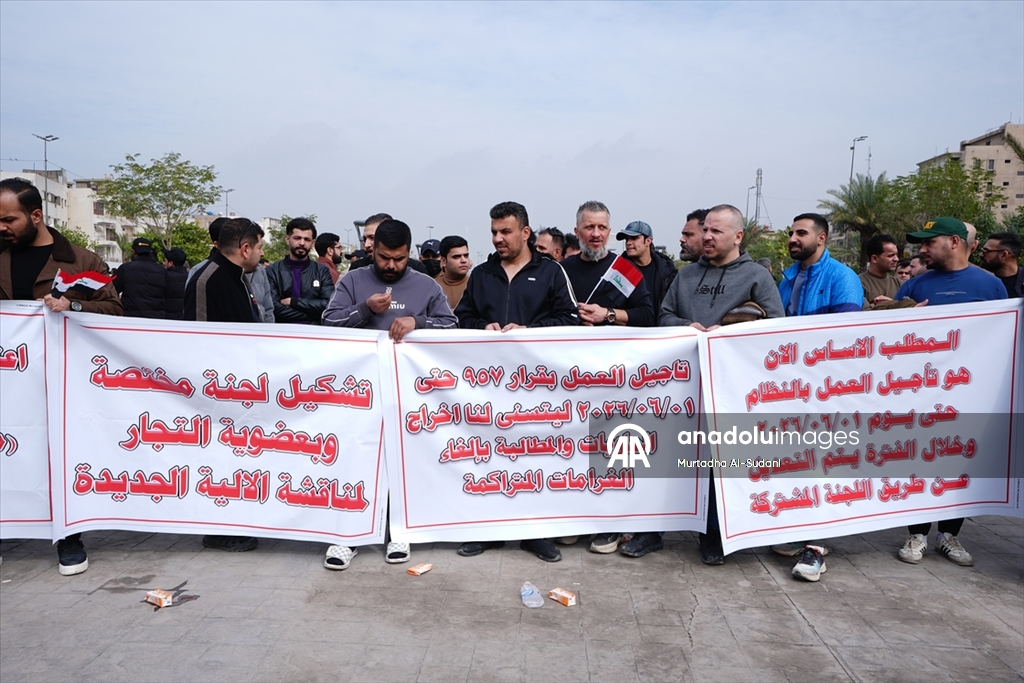 Irak’ın başkenti Bağdat'ta tüccarlar yeni gümrük tarifesini protesto etti