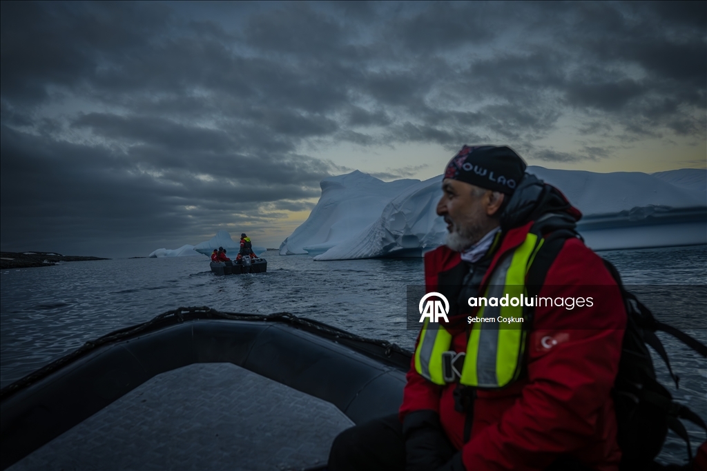 فريق الرحلة العلمية التركية العاشرة يصل القارة القطبية الجنوبية