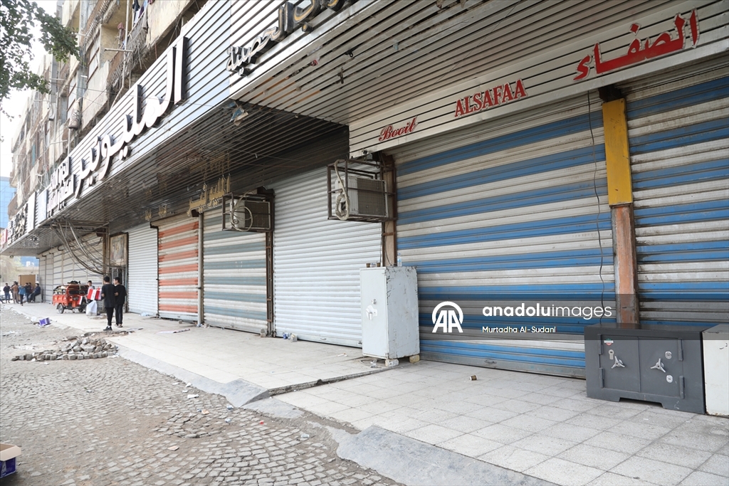 Irak’ın başkenti Bağdat'ta tüccarlar yeni gümrük tarifesini protesto etti