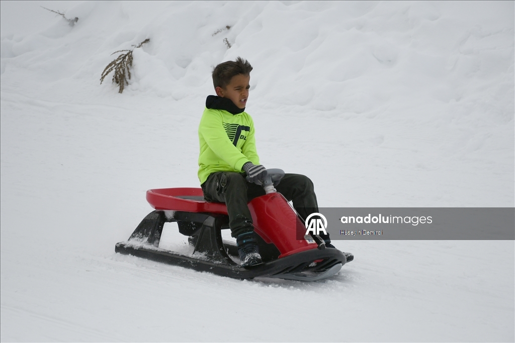 Sarıkamış Kayak Merkezi, kristal karıyla kayakseverleri ağırlıyor 3