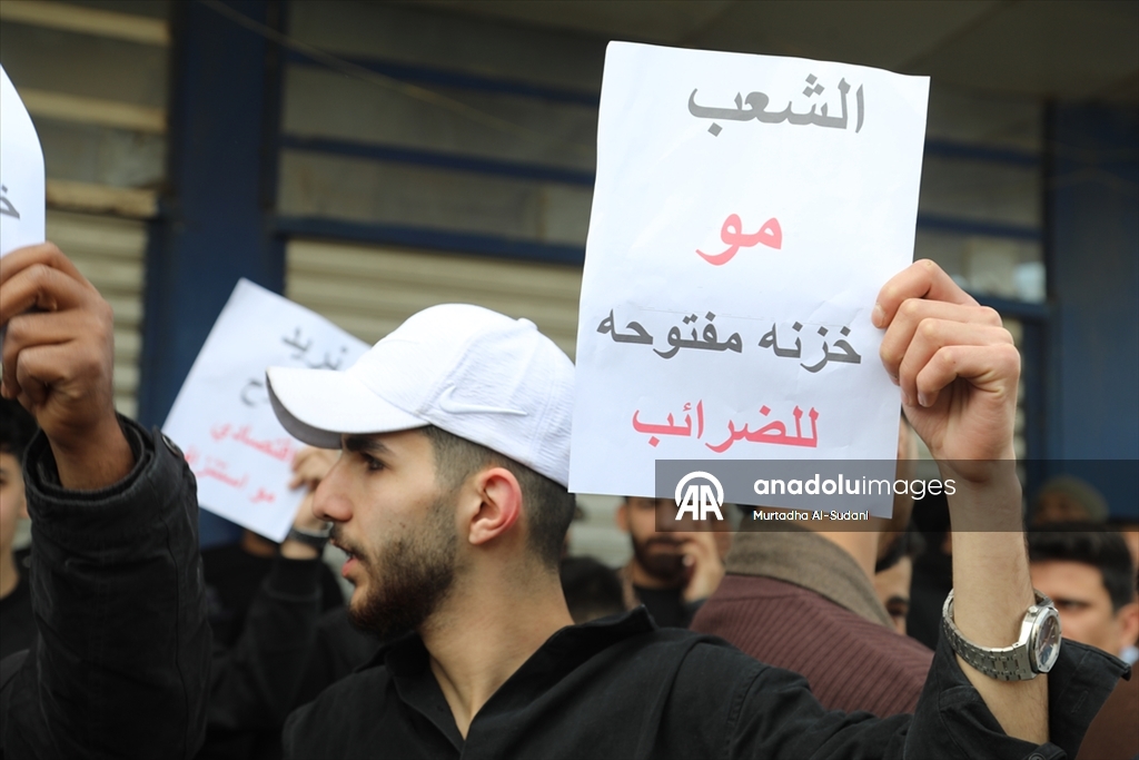 Irak’ın başkenti Bağdat'ta tüccarlar yeni gümrük tarifesini protesto etti