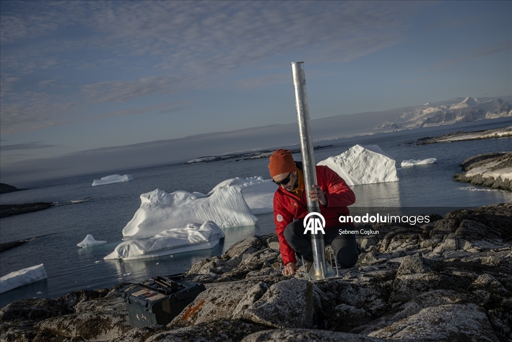 Türk bilim insanları 10. kez Beyaz Kıta’daki evleri Türk Bilimsel Araştırma Kampı'na ulaştı