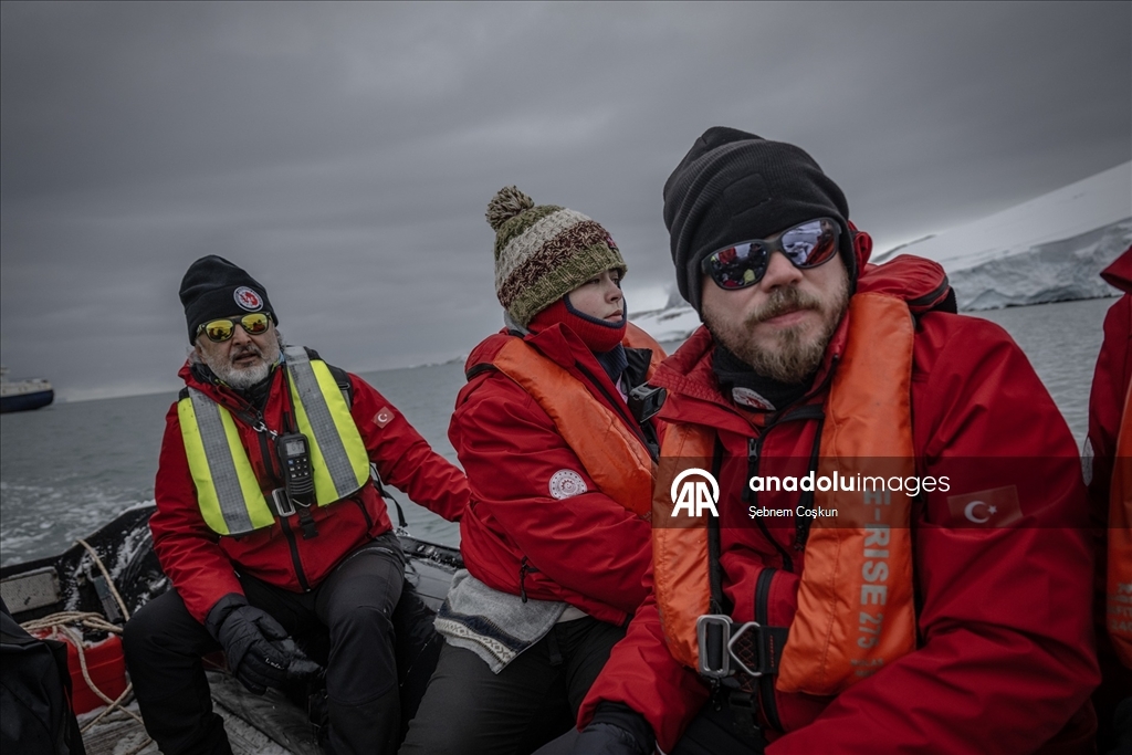 Türk bilim insanları 10. kez Beyaz Kıta’daki evleri Türk Bilimsel Araştırma Kampı'na ulaştı