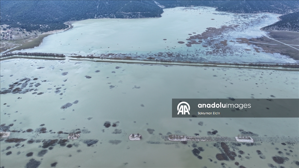 Yaz aylarında kuruyan Avlan Gölü, yağışların ardından yeniden su tuttu 1