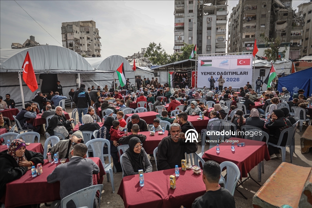 جمعية تركية تفتتح مطبخا خيريا في غزة لتوزيع 10 آلاف وجبة يوميا