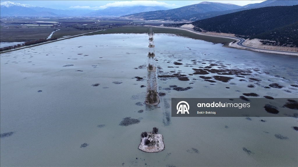Yaz aylarında kuruyan Avlan Gölü, yağışların ardından yeniden su tuttu 14