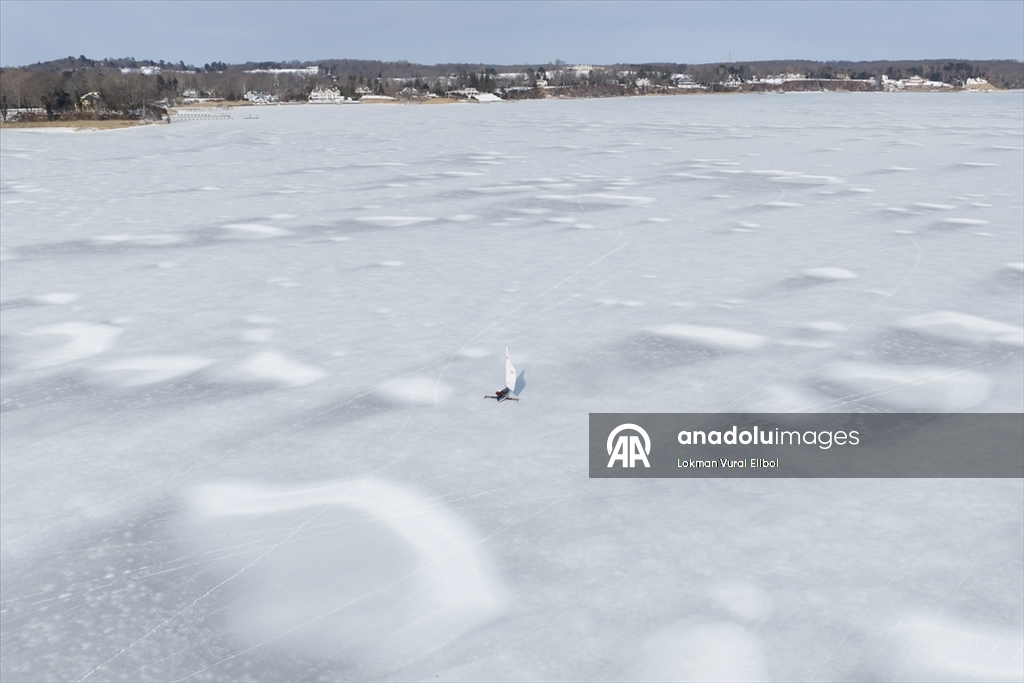 Red Bank’te Navesink Nehri kutup soğuğunun etkisiyle kısmen dondu