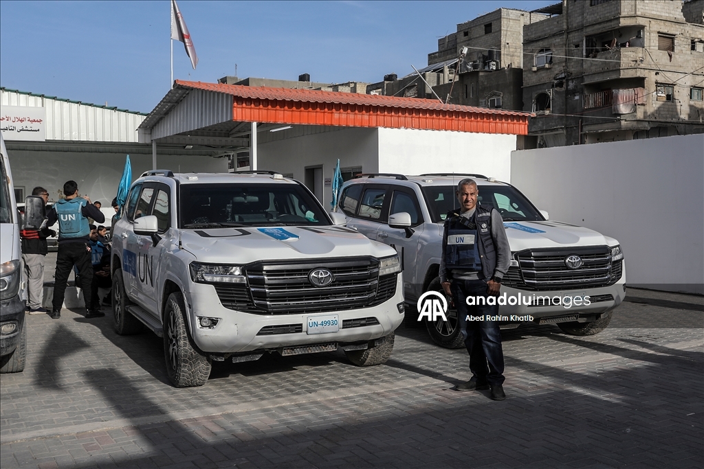 الهلال الأحمر الفلسطيني ينقل 44 مريضًا ومرافقًا من خان يونس إلى معبر رفح